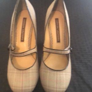 VINTAGE CHINESE LAUNDRY FABRIC PUMPS 3” heel.